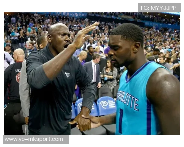 黄蜂主帅强调核心与辅助阵容搭配的重要性并透露未来将进行调整 黄蜂主帅强调核心与辅助阵容搭配的重要性并透露未来将进行调整