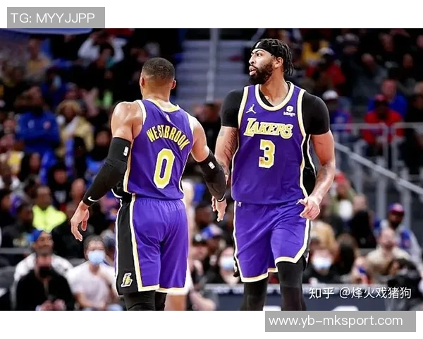 湖人队备战明年休赛期今年小修小补不做大交易引发球迷热议