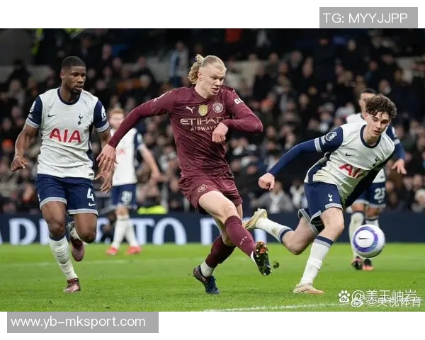 鲁本迪亚斯女友现场助威曼城感受客场氛围与众不同